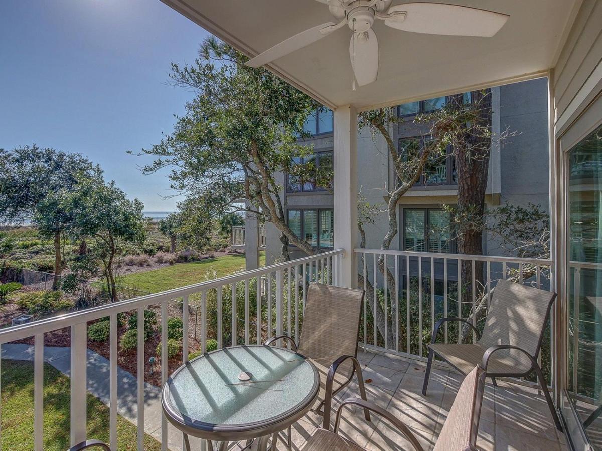 Oceanfront Retreat: Beachside Luxury At Coligny