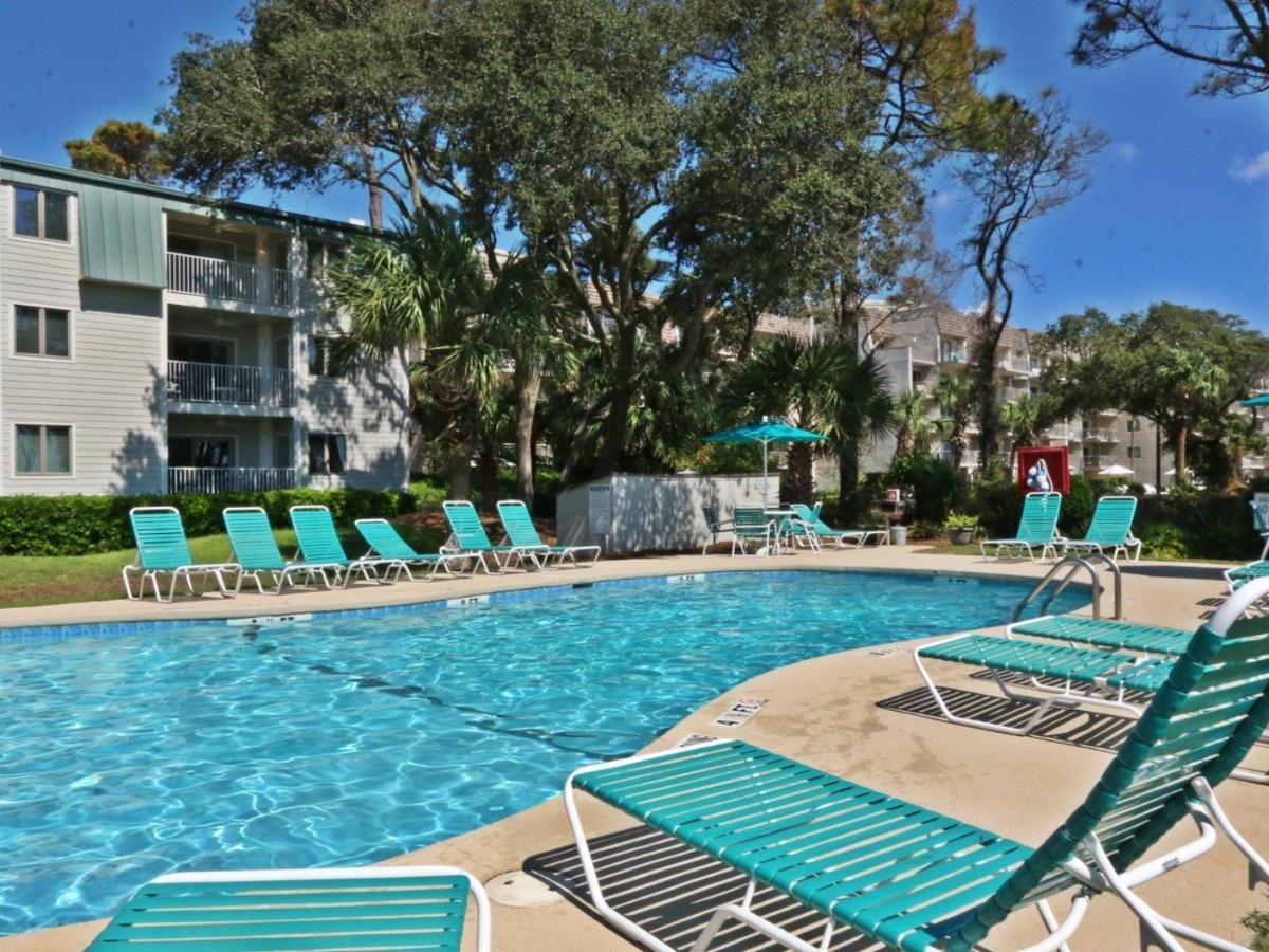 Villa Oceanfront Retreat: Beachside Luxury At Coligny