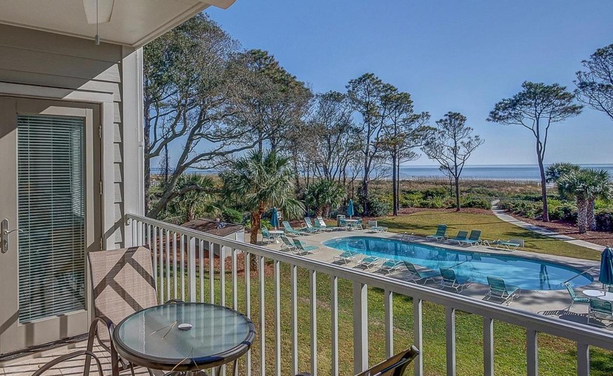 Villa Oceanfront Retreat: Beachside Luxury At Coligny